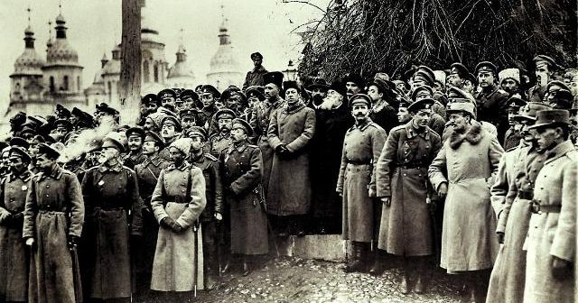 Яка подія стала однією з причин збройного виступу самостійників у Києві (липень 1917 р.)?