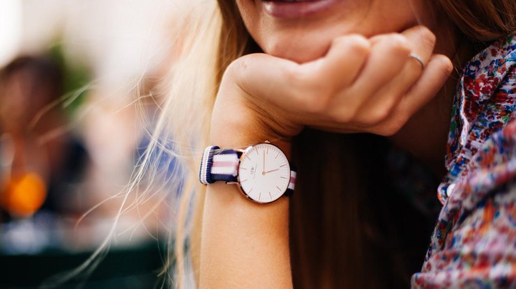 что означает 18:00 на часах